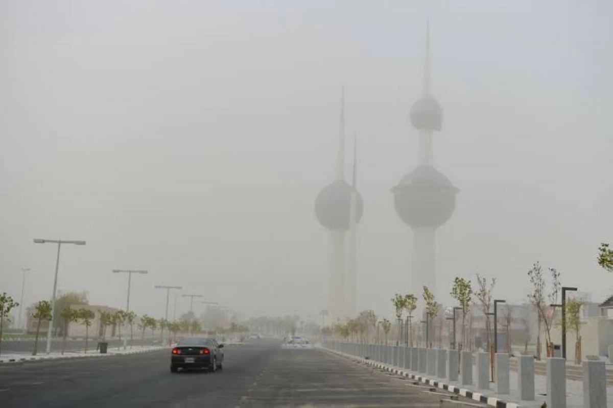 'الأرصاد' تحذر: رياح مثيرة للغبار تقل معها الرؤية الأفقية من 10 صباحاً حتى 5 مساءً