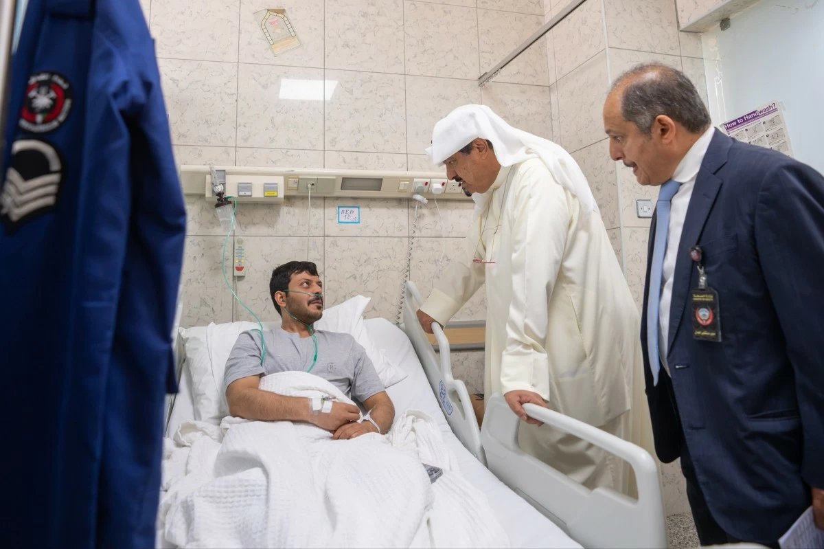 &rlm;رئيس الوزراء يزور المصابين إثر العدوان الإيراني: تقديم أفضل مستويات الرعاية الصحية والعلاجية