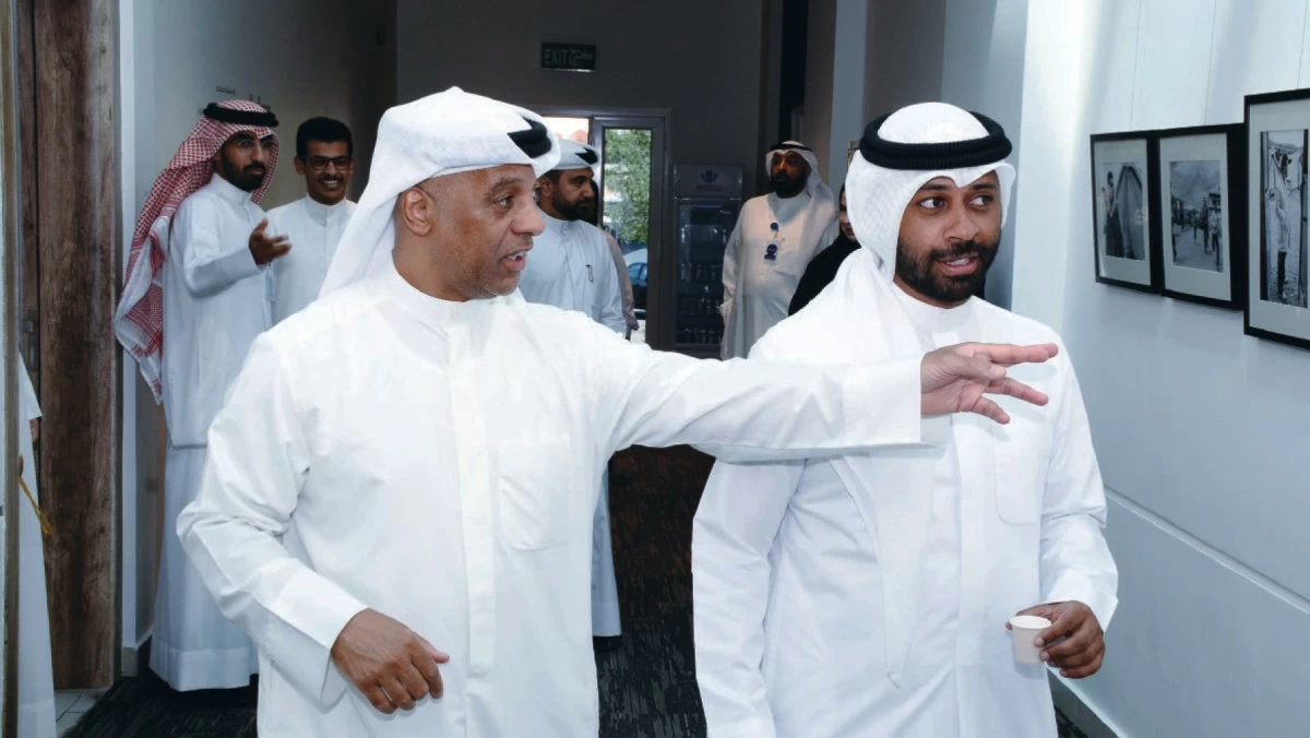 'وجوه العطاء... سامي الرميان يوثق الإنسانية بعدسته 'أبيض وأسود'