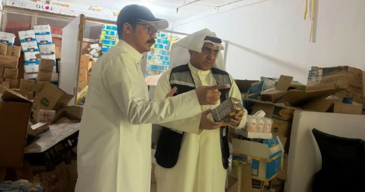 'التجارة': ضبط كميات كبيرة من المواد منتهية الصلاحية داخل مخزن في 'العاصمة'
