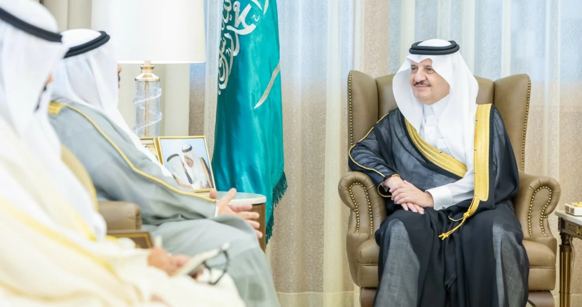 سفير الكويت لدى السعودية وأمير المنطقة الشرقية يبحثان تعزيز علاقات التعاون