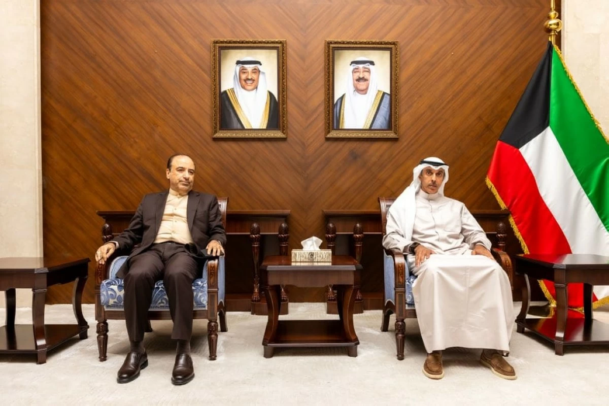 'الخارجية' تستدعي السفير الإيراني وتسلمه مذكرة احتجاج على  استهداف إيران للناقلة الكويتية 'كيفان'