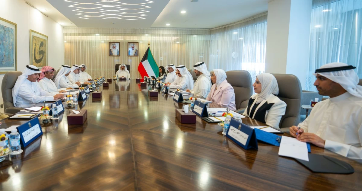 رئيس الوزراء يترأس اجتماع اللجنة الوزارية لمتابعة المشاريع التنموية الكبرى
