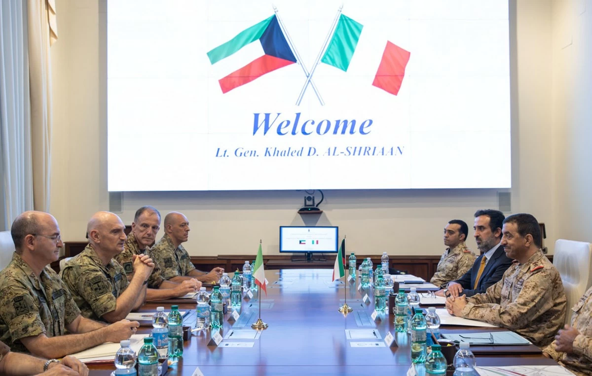 رئيس الأركان يبحث مع نظيره الإيطالي تعزيز الشراكة الدفاعية الستراتيجية