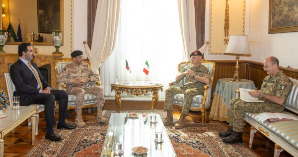 رئيس الأركان يبحث مع نظيره الإيطالي تعزيز الشراكة الدفاعية الستراتيجية