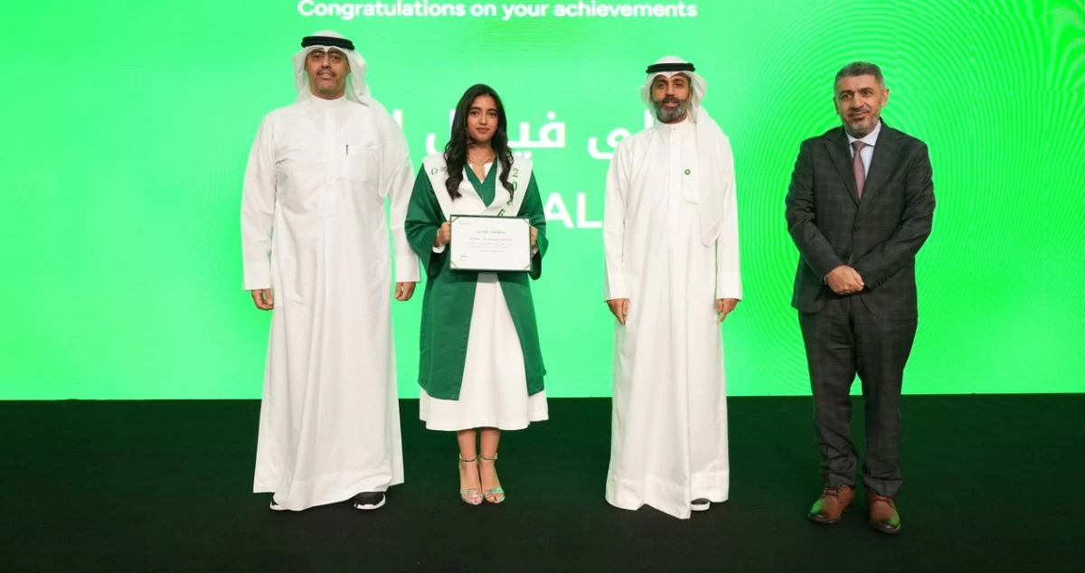 بيت التمويل الكويتي يشارك موظفيه فرحة تفوق أبنائهم
