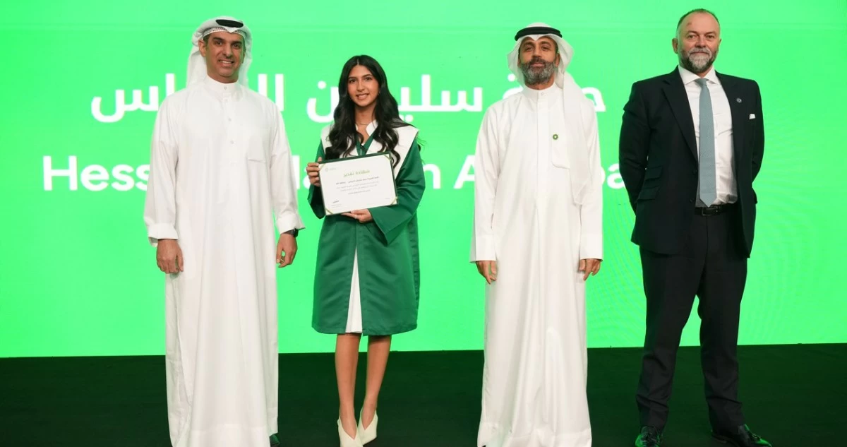 بيت التمويل الكويتي يشارك موظفيه فرحة تفوق أبنائهم