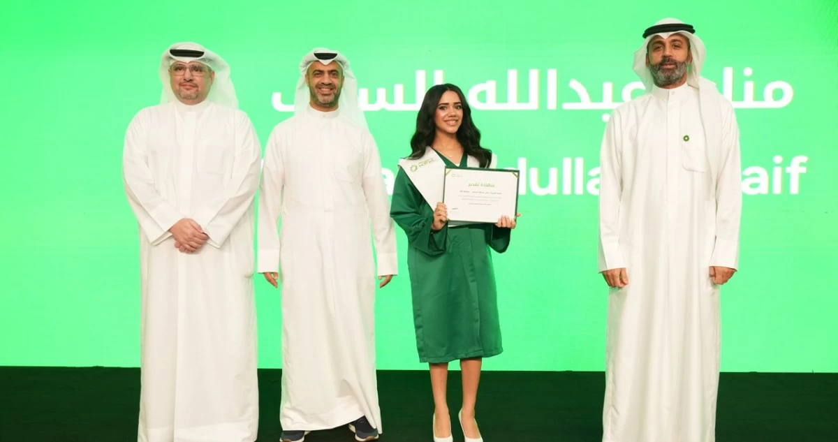 بيت التمويل الكويتي يشارك موظفيه فرحة تفوق أبنائهم