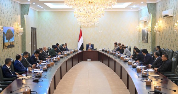 الحكومة اليمنية: الرد العسكري لتحالف دعم الشرعية جاء لحماية الملاحة وردع الحوثيين