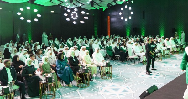 بيت التمويل الكويتي يشارك موظفيه فرحة تفوق أبنائهم