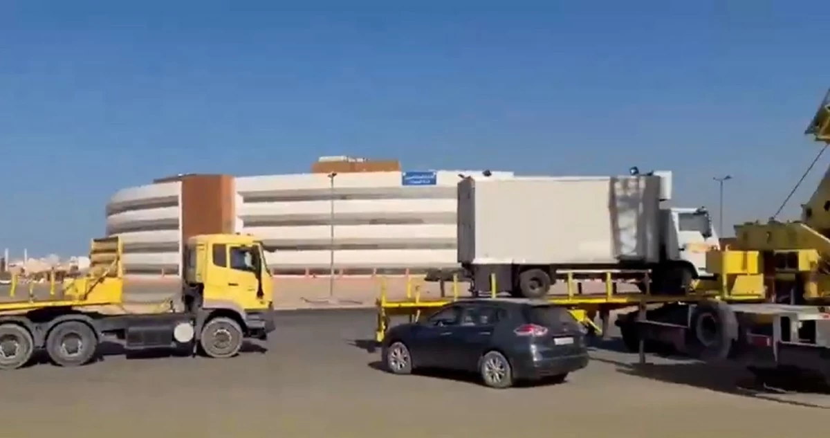 'البلدية': رفع 7 عربات متنقلة مخالفة جنوب الصباحية