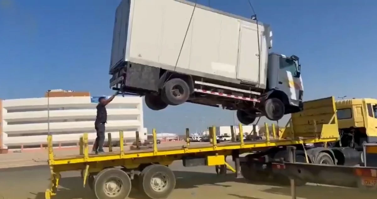 'البلدية': رفع 7 عربات متنقلة مخالفة جنوب الصباحية