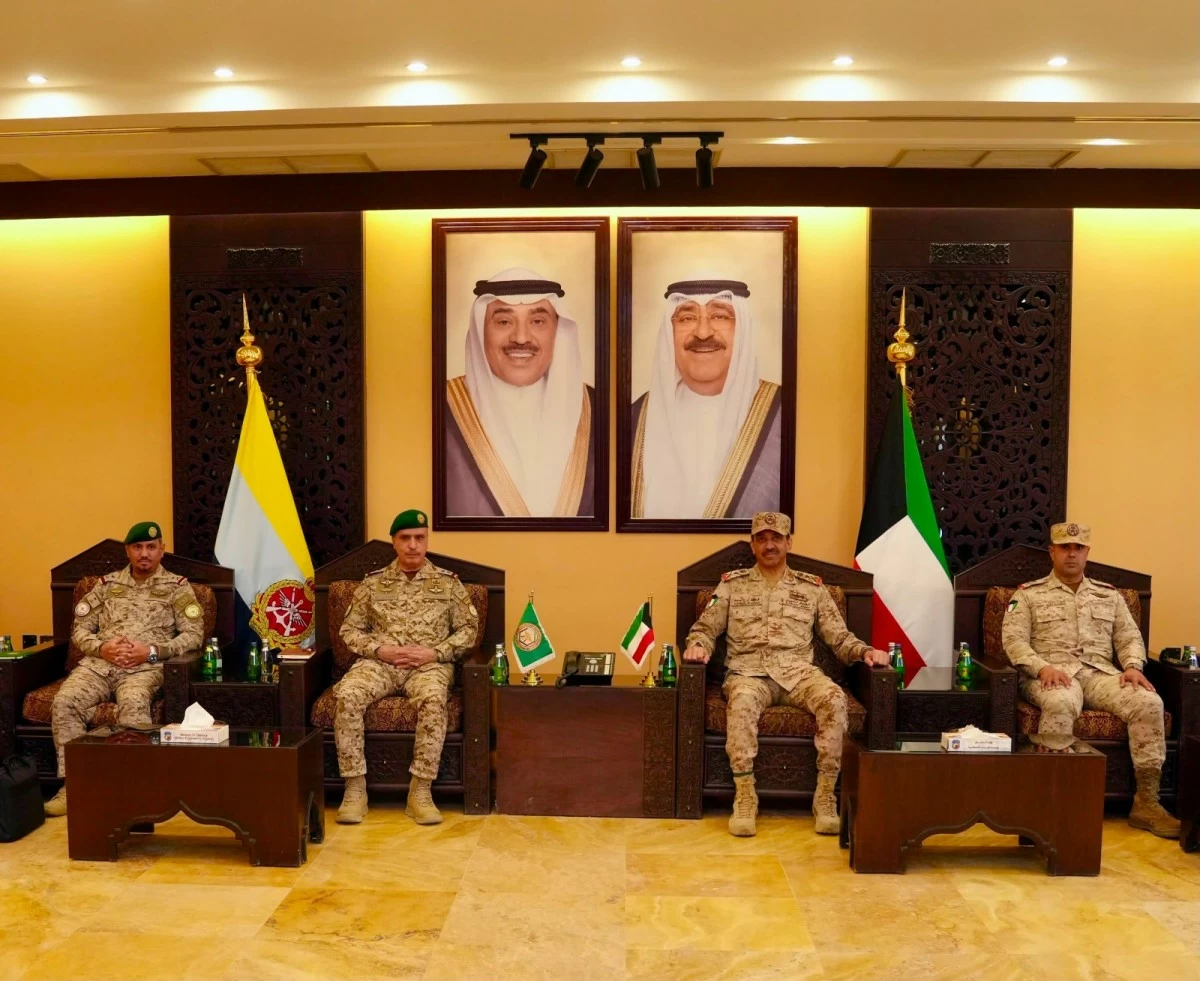 رئيس 'الأركان' يبحث تعزيز التعاون العسكري بين القوات المسلحة الخليجية