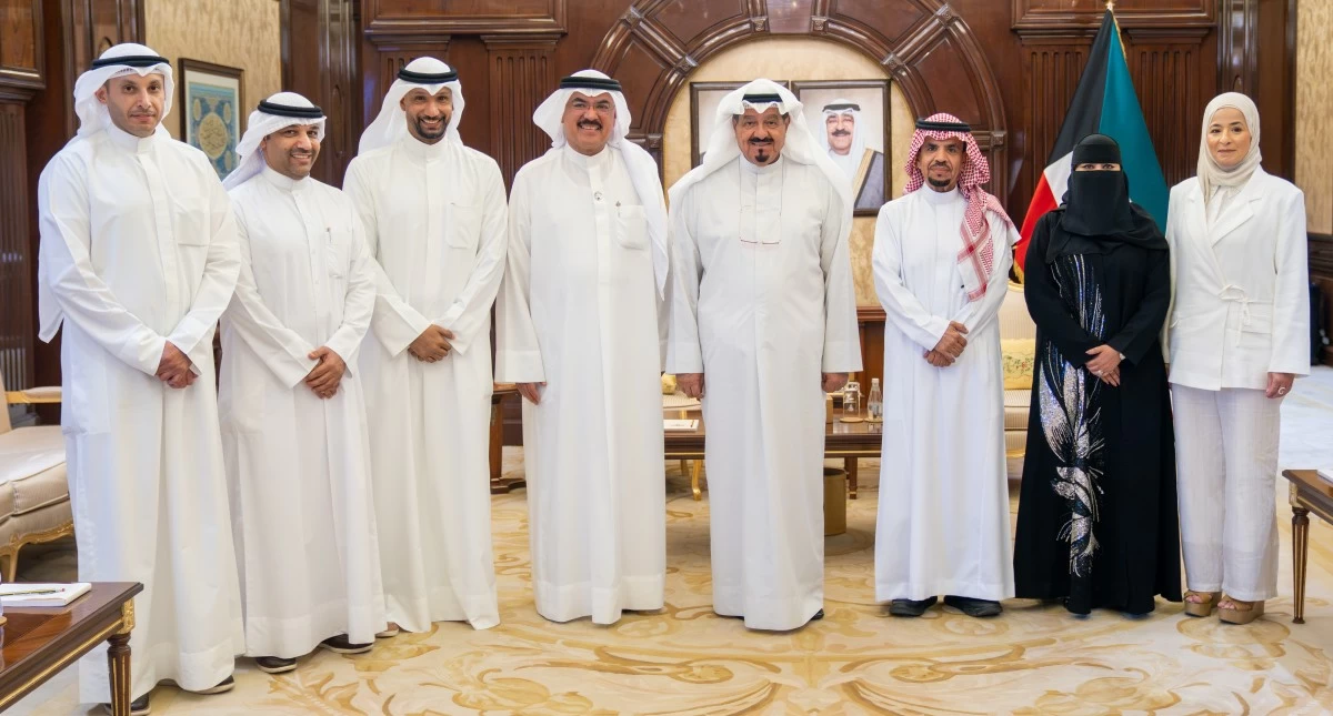رئيس الوزراء يبحث مع مدير مركز 'اليونسكو' الإقليمي سبل تعزيز التعاون وتطوير المنظومة التعليمية