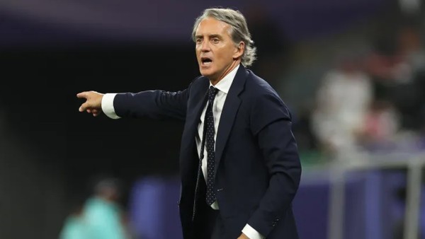 بعد تعثر تعيين بيرلو... مانشيني يعود لقيادة منتخب إيطاليا