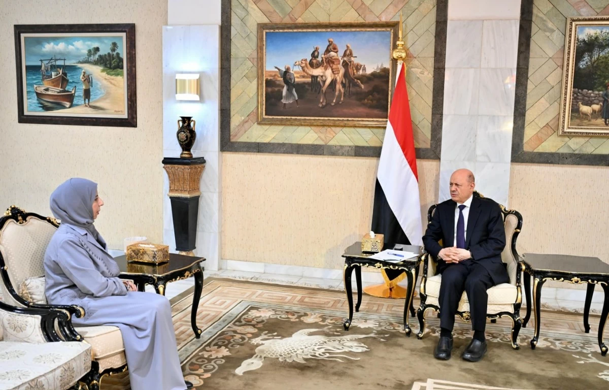 أفراح الزوبة تؤدي اليمين الدستورية كأول وزيرة للخارجية في تاريخ اليمن