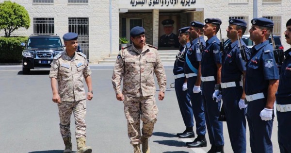 آمر القوة الجوية يبحث في الأردن تعزيز التعاون وتبادل الخبرات العسكرية