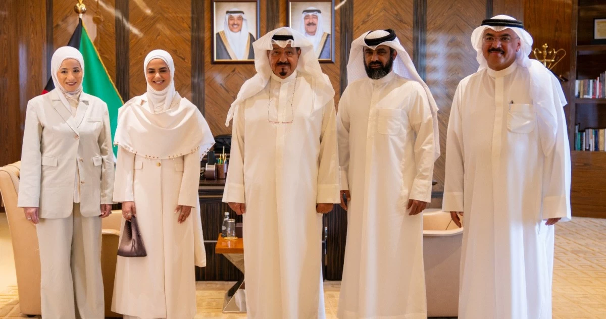 رئيس الوزراء يكرم الطالبات الأوائل في الثانوية العامة: أنتن الثروة الحقيقية لبناء الوطن وازدهاره