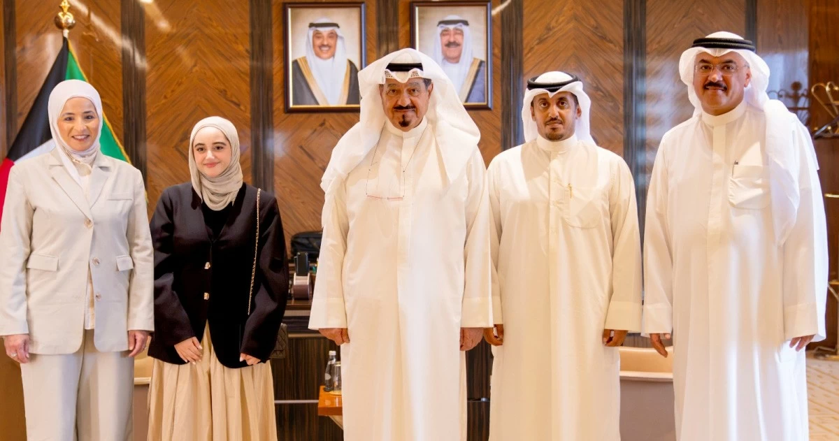 رئيس الوزراء يكرم الطالبات الأوائل في الثانوية العامة: أنتن الثروة الحقيقية لبناء الوطن وازدهاره