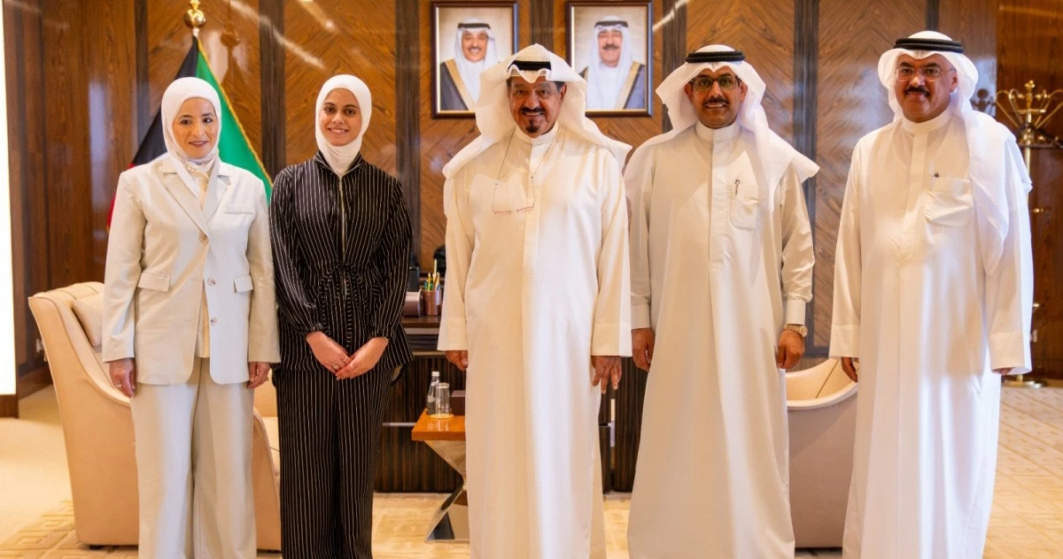 رئيس الوزراء يكرم الطالبات الأوائل في الثانوية العامة: أنتن الثروة الحقيقية لبناء الوطن وازدهاره
