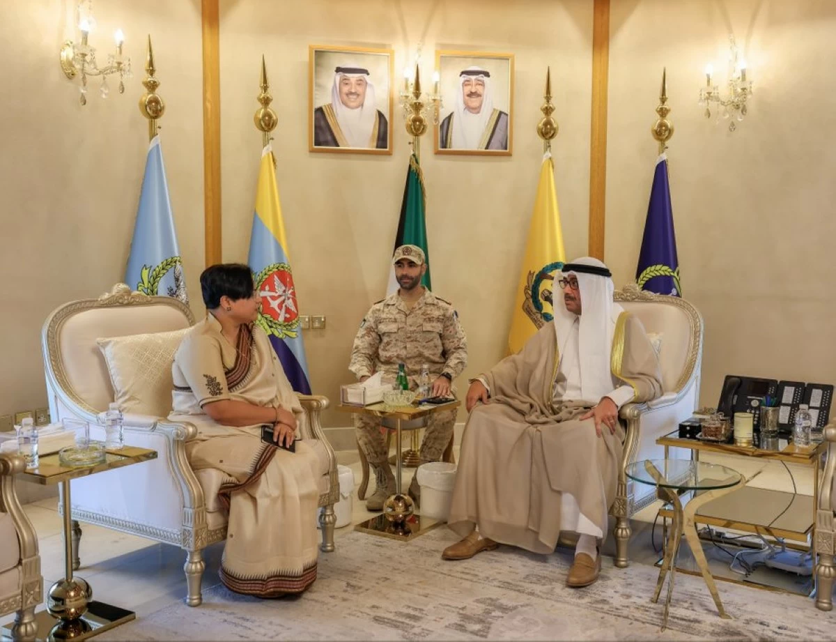 وزير الدفاع يستقبل سفيرتي تركيا والهند
