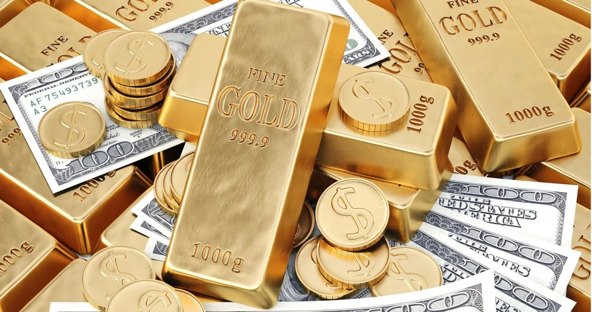 الذهب يرتفع بدعم من تراجع الدولار وترقب بيانات الوظائف الأميركية