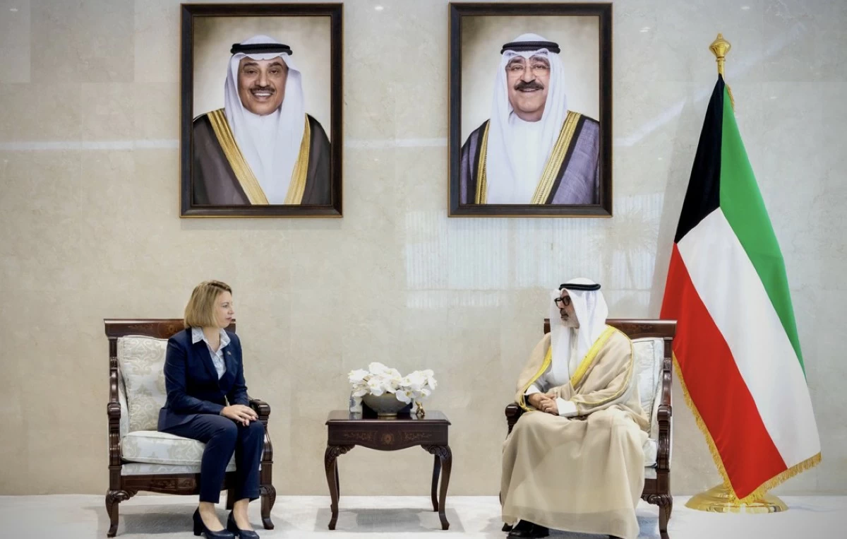 وزير الخارجية يتسلم نسخة من أوراق اعتماد سفيرة أستراليا