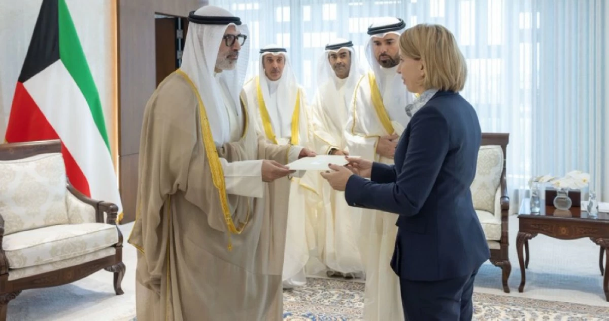 وزير الخارجية يتسلم نسخة من أوراق اعتماد سفيرة أستراليا