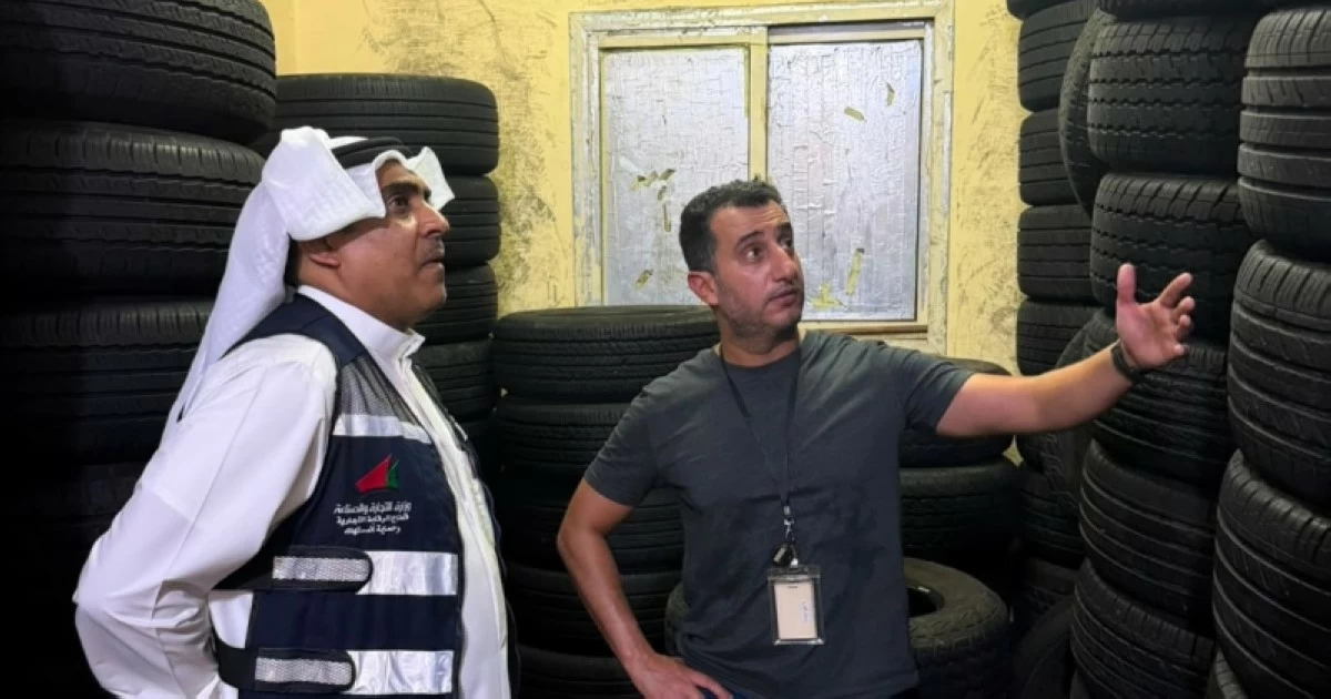'التجارة': ضبط مخزن في جليب الشيوخ لتجديد الإطارات المستعملة وإعادة بيعها