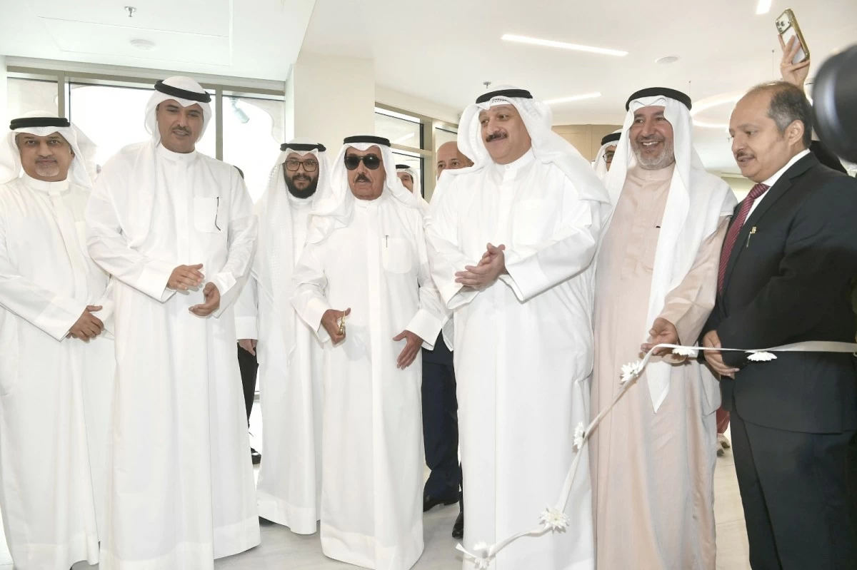 &rlm;وزير الصحة يفتتح مركز جابر الأحمد لغسيل الكلى في 'الأحمدي الصحية'