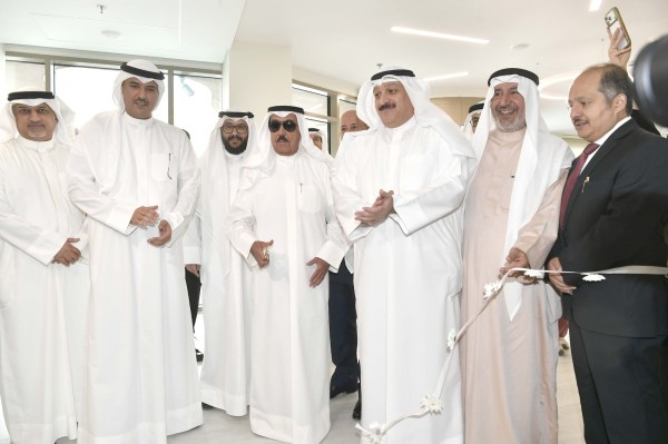 ‏وزير الصحة يفتتح مركز جابر الأحمد لغسيل الكلى في 'الأحمدي الصحية'
