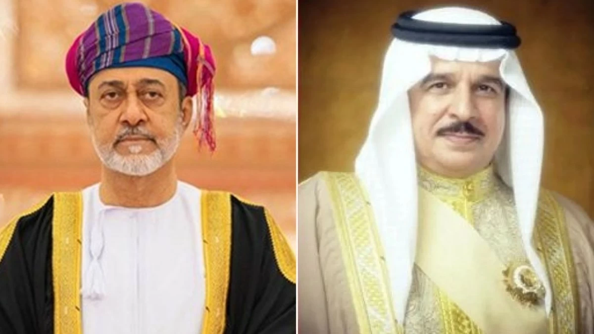 العاهل البحريني وسلطان عُمان يؤكدان أهمية ضمان حرية الملاحة في الممرات المائية الدولية