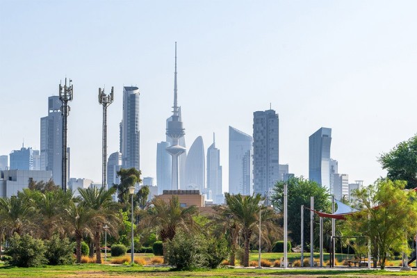 ‘الأرصاد’: طقس شديد الحرارة ورطب مع انخفاض في الرؤية الأف…