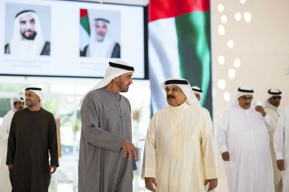 رئيس الإمارات وملك البحرين يبحثان تعزيز التعاون والتطورات الإقليمية