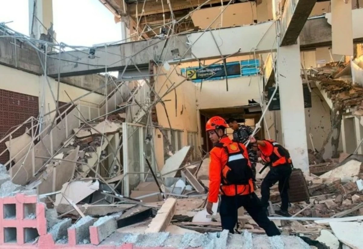 ارتفاع حصيلة ضحايا زلزال إندونيسيا إلى 51 قتيلاً