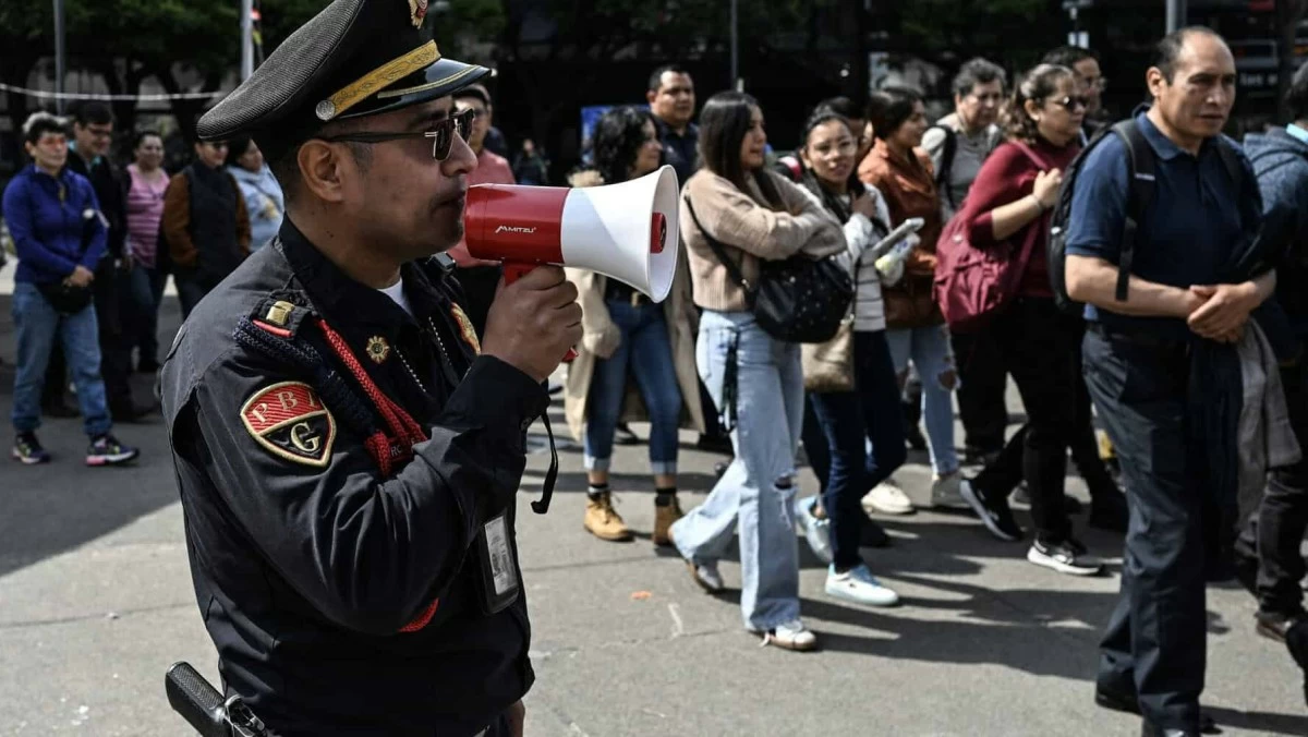 7 زلازل كبرى خلال أسابيع... فهل استيقظ 'حزام النار'؟