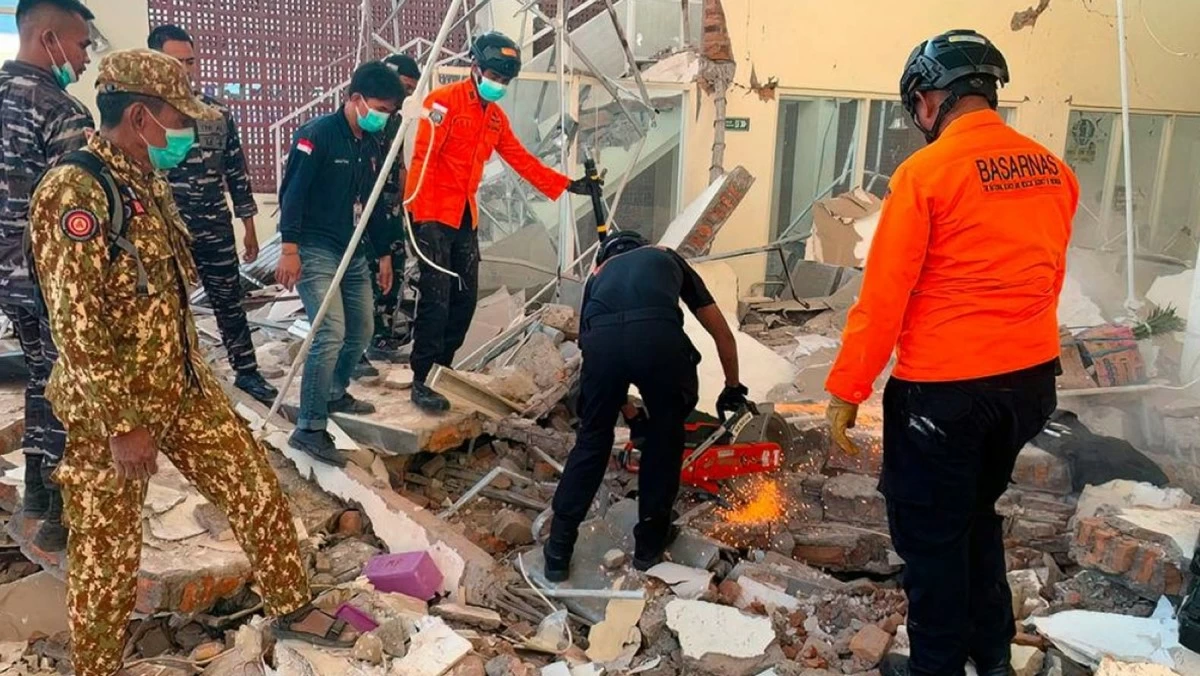 7 زلازل كبرى خلال أسابيع... فهل استيقظ 'حزام النار'؟