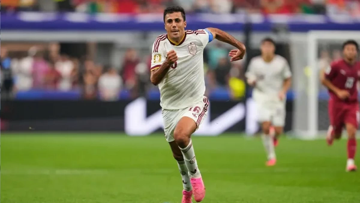 رسمياً... برشلونة يعلن ضم النجم الإسباني رودري حتى 2030