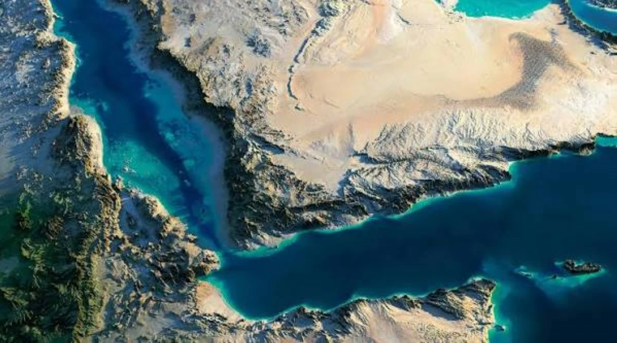 هيئة بحرية بريطانية: ناقلة نفط أرسلت نداء استغاثة أثناء إبحارها في خليج عدن