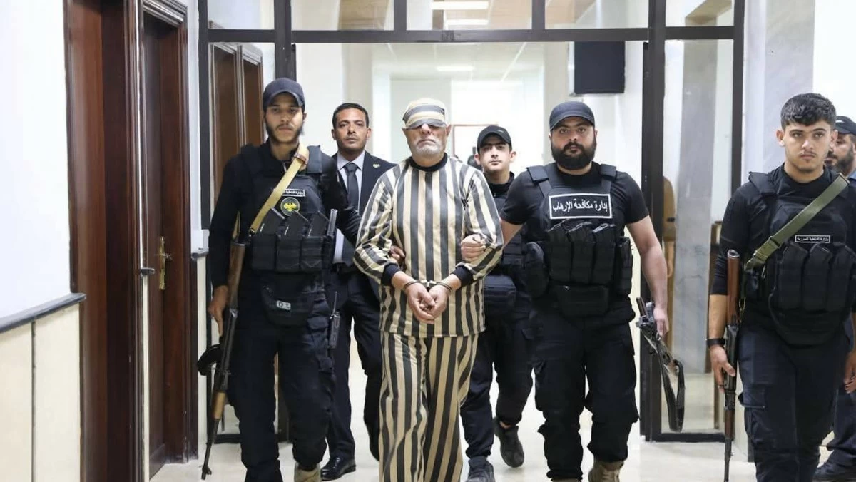 سورية تستجوب قائد الفرقة 17 السابق بتهم القتل والتعذيب بعد تسلّمه من لبنان