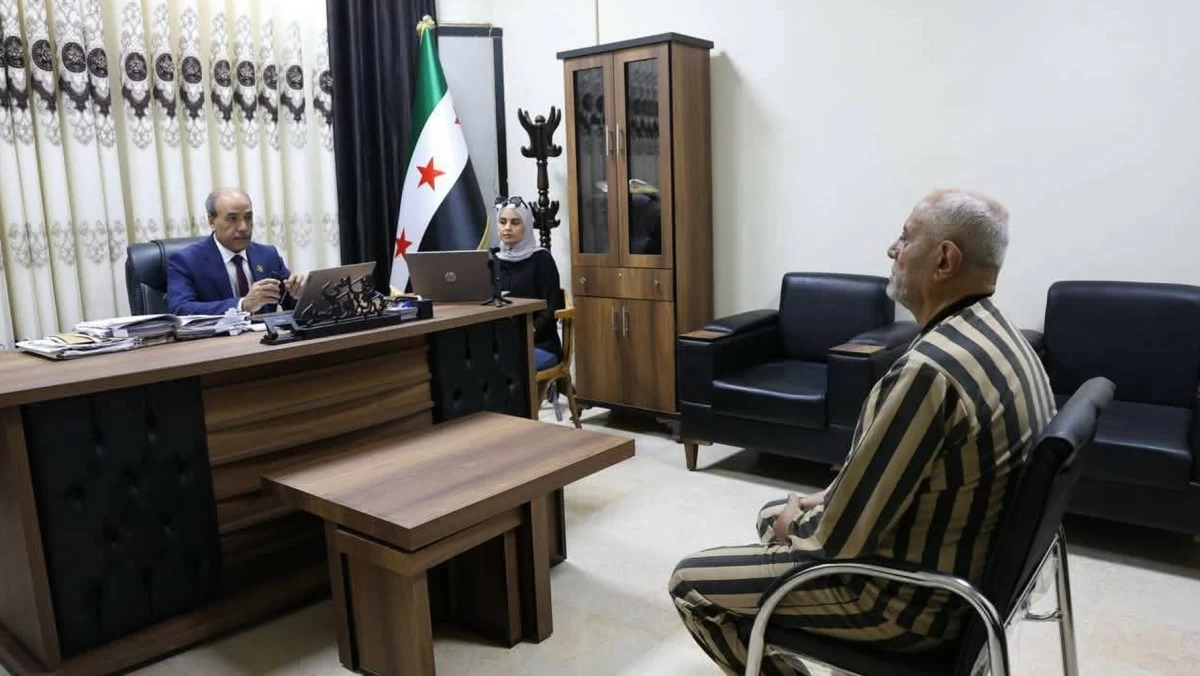 سورية تستجوب قائد الفرقة 17 السابق بتهم القتل والتعذيب بعد تسلّمه من لبنان