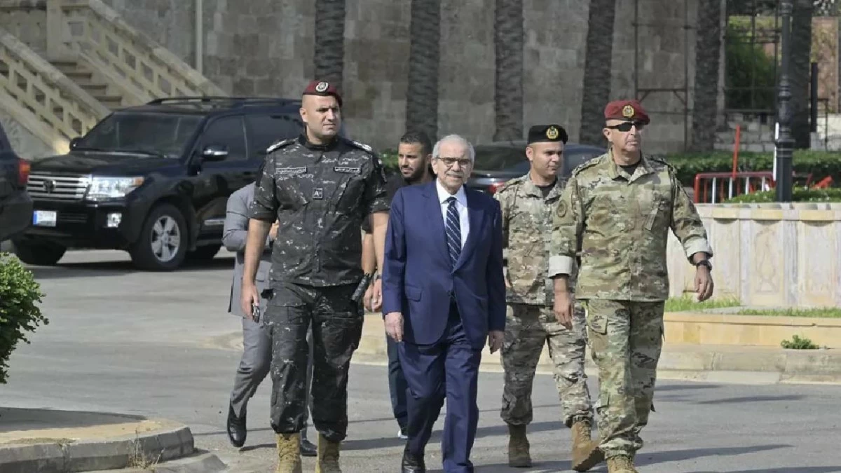 رئيس الحكومة اللبنانية: انتشار الجيش في الجنوب حضور للدولة واستعادة لسيادتها.. وتعزيز قدراته خيار ستراتيجي