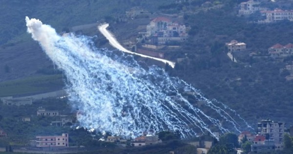 لبنان: قوات الاحتلال الإسرائيلي قصفت مناطق جنوبي البلاد بقذائف فوسفورية