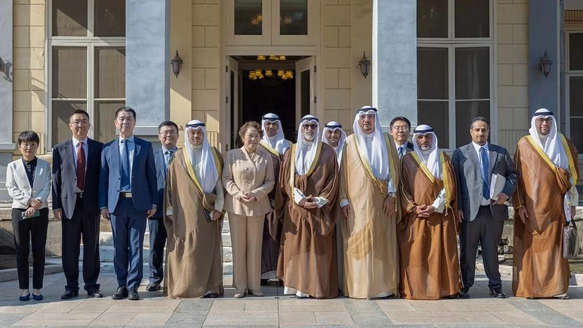 وزير الخارجية يعقد جلسة حوار في المعهد الصيني للدراسات الدولية