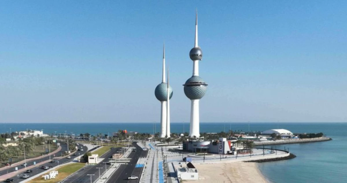 'الأرصاد': طقس شديد الحرارة ورطب نسبياً مع فرصة للغبار