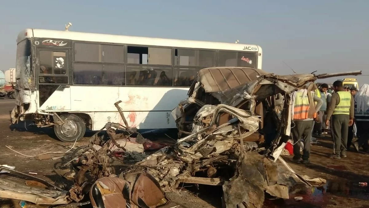 مصر: 9 قتلى و8 مصابين بحادث تصادم حافلتين