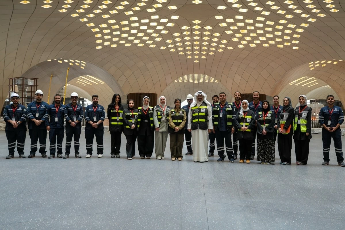 &rlm;رئيس الوزراء يتفقد مشروع ⁧‫مطار الكويت‬⁩ الجديد T2