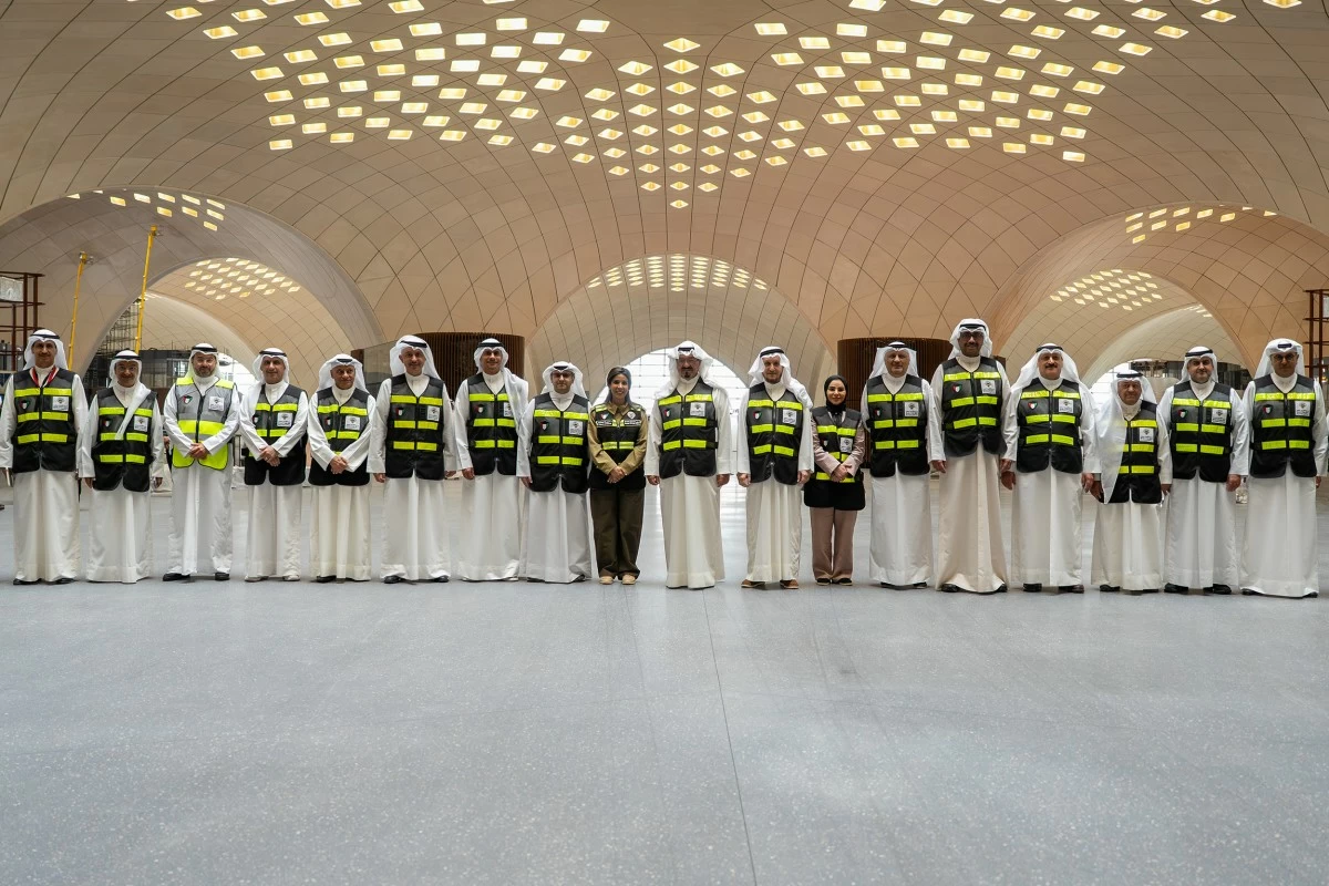 &rlm;رئيس الوزراء يتفقد مشروع ⁧‫مطار الكويت‬⁩ الجديد T2