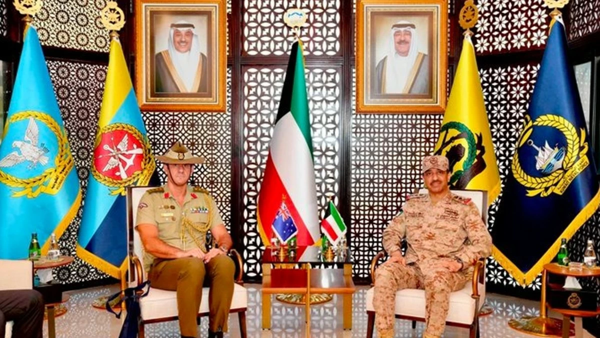 رئيس الأركان يبحث مع الملحقين العسكريين الأردني والمصري والأسترالي سبل دعم وتطوير العلاقات العسكرية