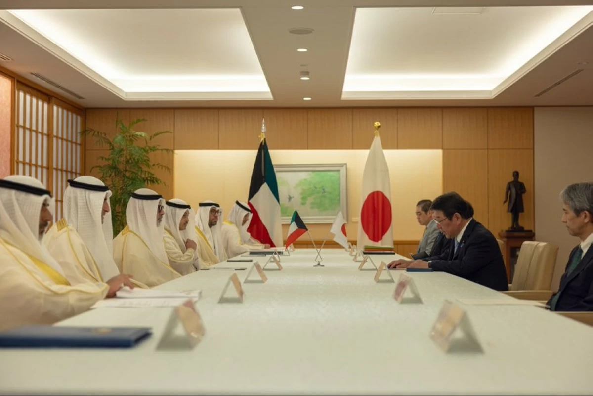 وزير الخارجية يبحث مع نظيره الياباني تعزيز الشراكة الستراتيجية وتكثيف التنسيق والتشاور على مختلف الصعد